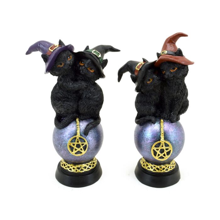 Witches Black Cats Katzen auf schillernder Pentagramm-Kugel