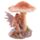 Sitzende Blumenfee unter einem Pilz