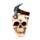Totenkopf mit Metallhammer und Nägeln im Schädel
