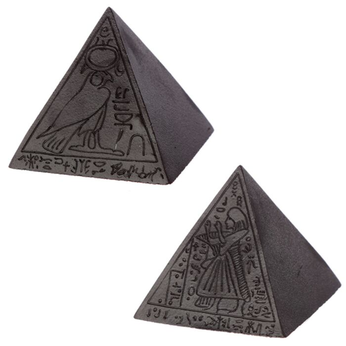 Ägypten Pyramide mit Hieroglyphen