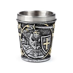 Mittelalter Ritter mit Schild Dekoratives Schnapsglas